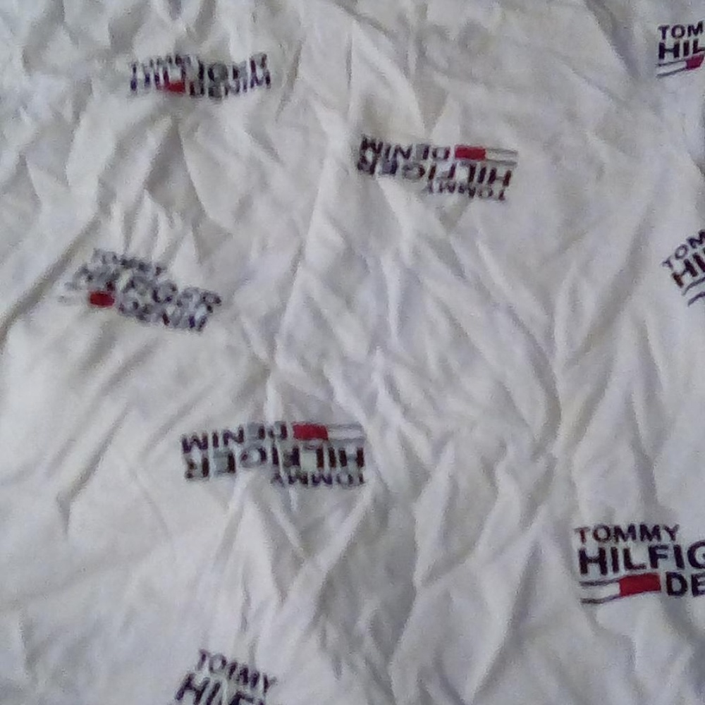 TOMMY HILFIGER TEE SHIRT
